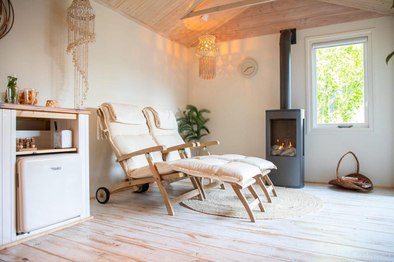 B&B Joli Met Prive Wellness Wemeldinge Exterior photo